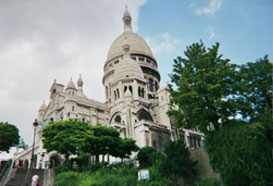 OBESKRiVLiGT PAMPiGT Sacre Coeur i Paris och utsikt från vårt hotellrum på nästföljande två bilder